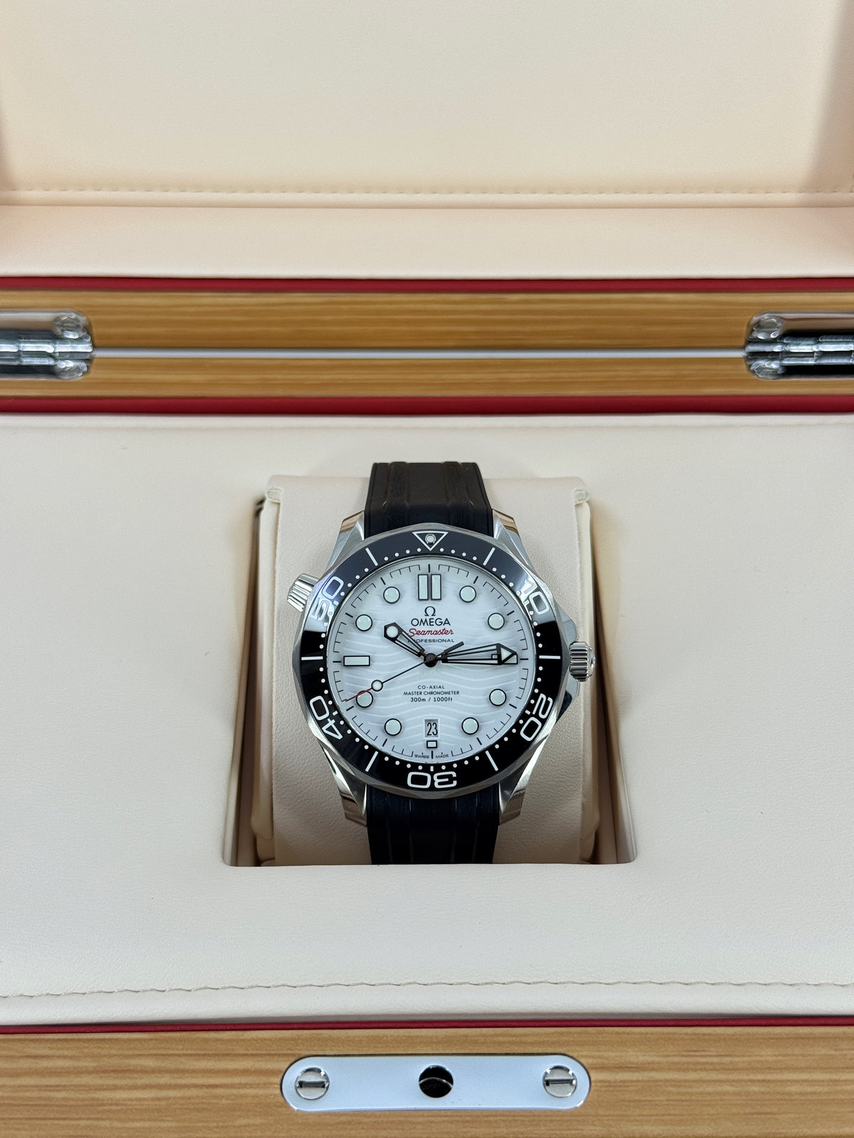Omega Seamaster Professional Diver 300M, 42mm, Stainless Steel, White, Ref# 210.32.42.20.04.001, dated 2026