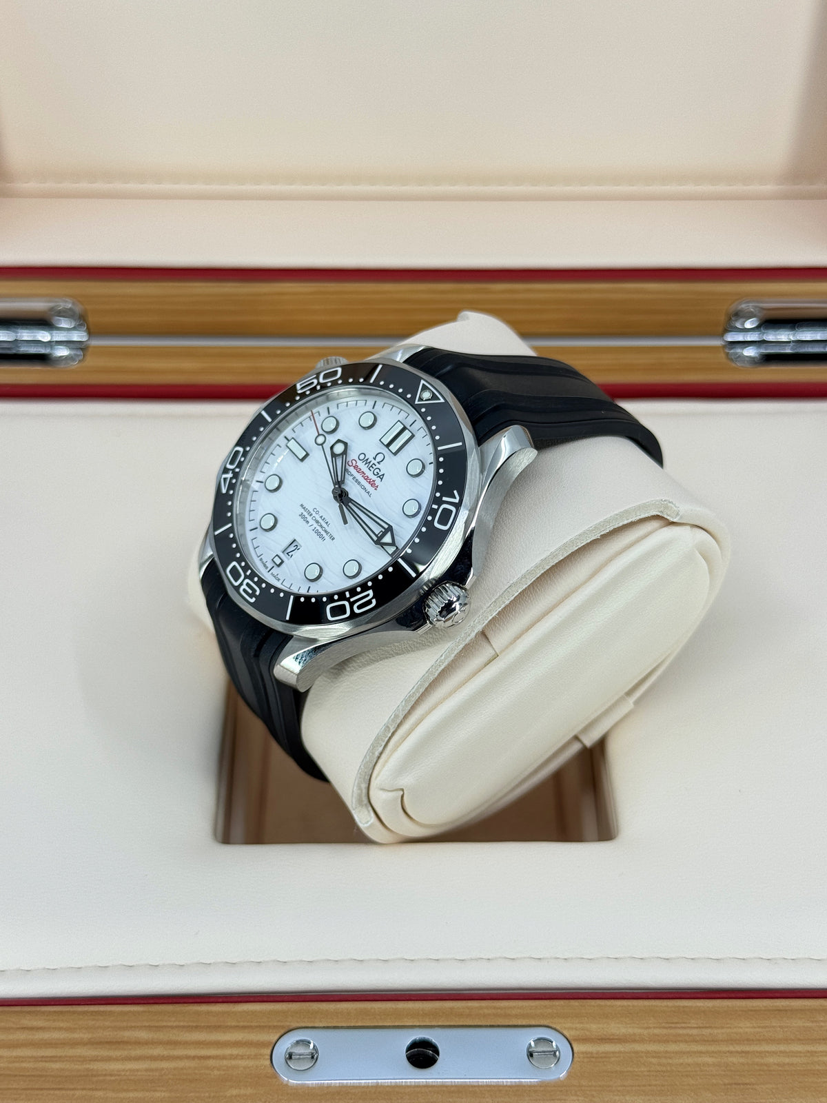 Omega Seamaster Professional Diver 300M, 42mm, Stainless Steel, White, Ref# 210.32.42.20.04.001, dated 2026