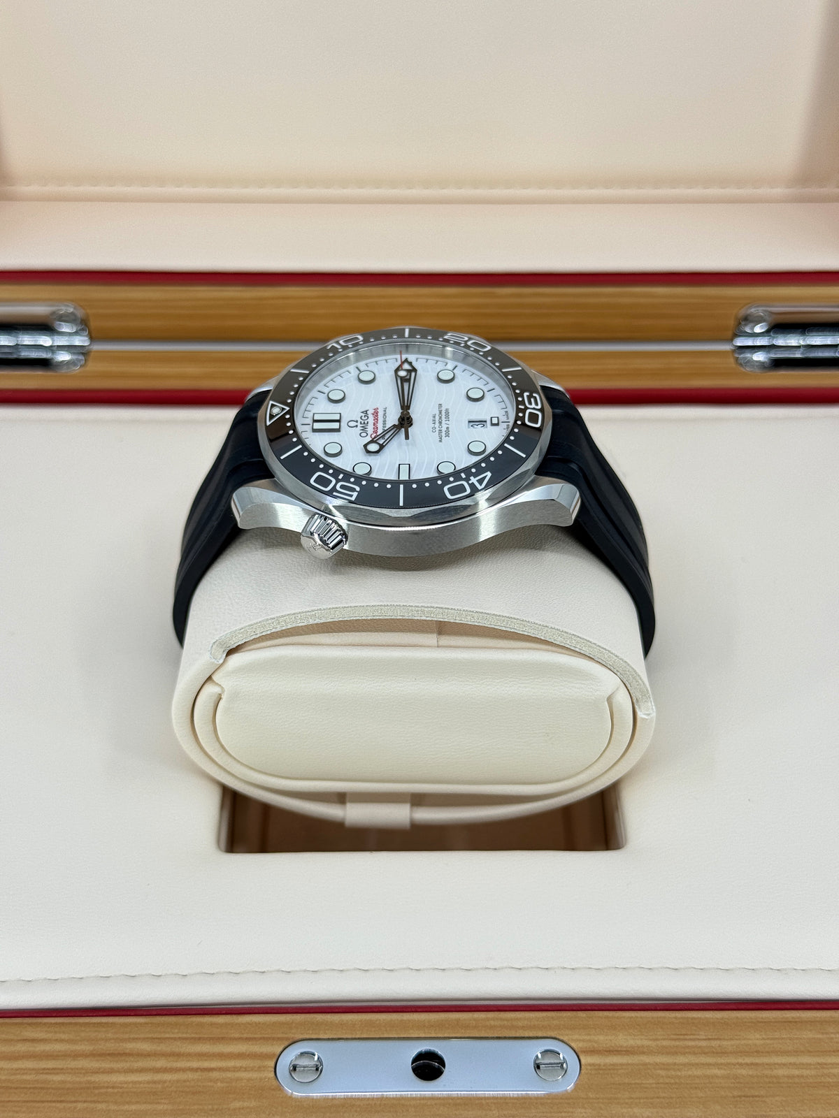 Omega Seamaster Professional Diver 300M, 42mm, Stainless Steel, White, Ref# 210.32.42.20.04.001, dated 2026