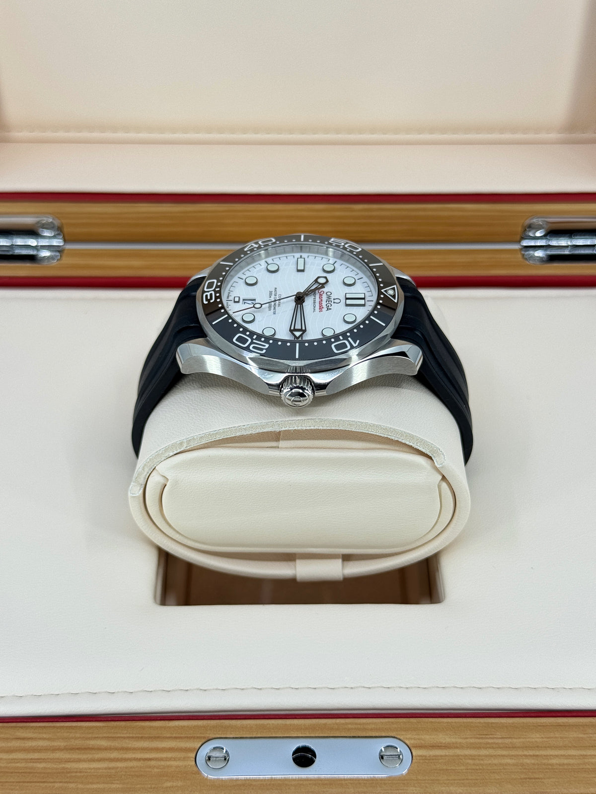 Omega Seamaster Professional Diver 300M, 42mm, Stainless Steel, White, Ref# 210.32.42.20.04.001, dated 2026