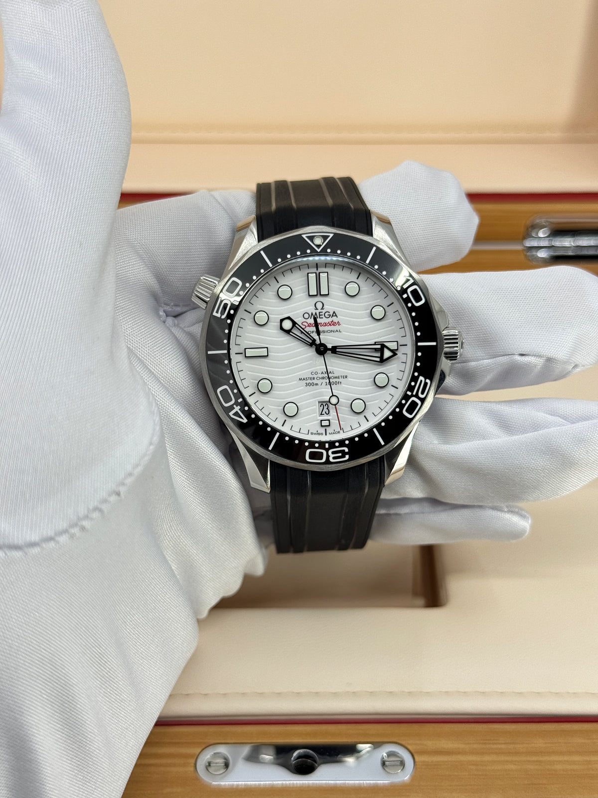 Omega Seamaster Professional Diver 300M, 42mm, Stainless Steel, White, Ref# 210.32.42.20.04.001, dated 2026