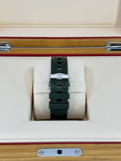 Omega Seamaster Professional Diver 300M, 42mm, Stainless Steel, Green, Ref# 210.32.42.20.10.001, dated 2026