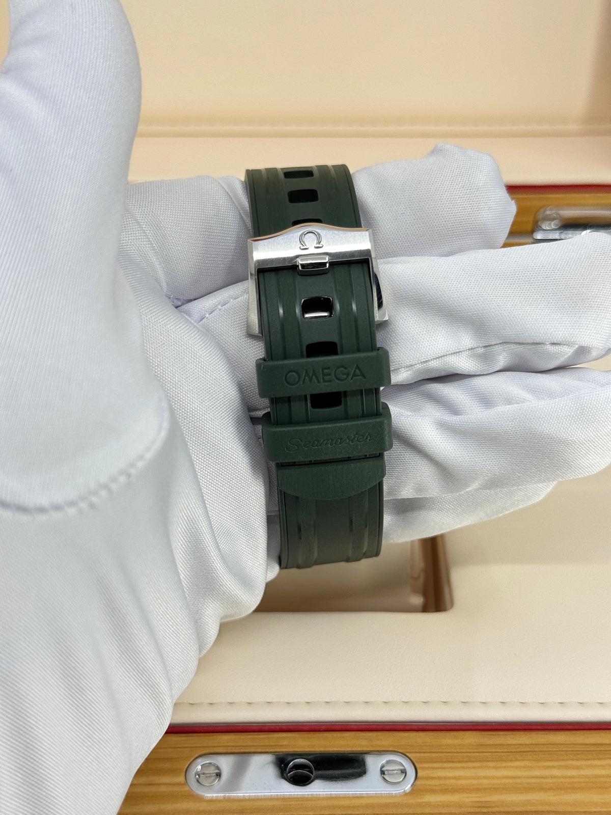 Omega Seamaster Professional Diver 300M, 42mm, Stainless Steel, Green, Ref# 210.32.42.20.10.001, dated 2026